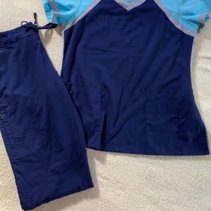 Grey anatomy scrub set top m , bottom s